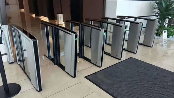 Хорошая цена Swing Barrier Turnstile featuring automatic arm open on power off and delayed close for emergency and operational safety онлайн